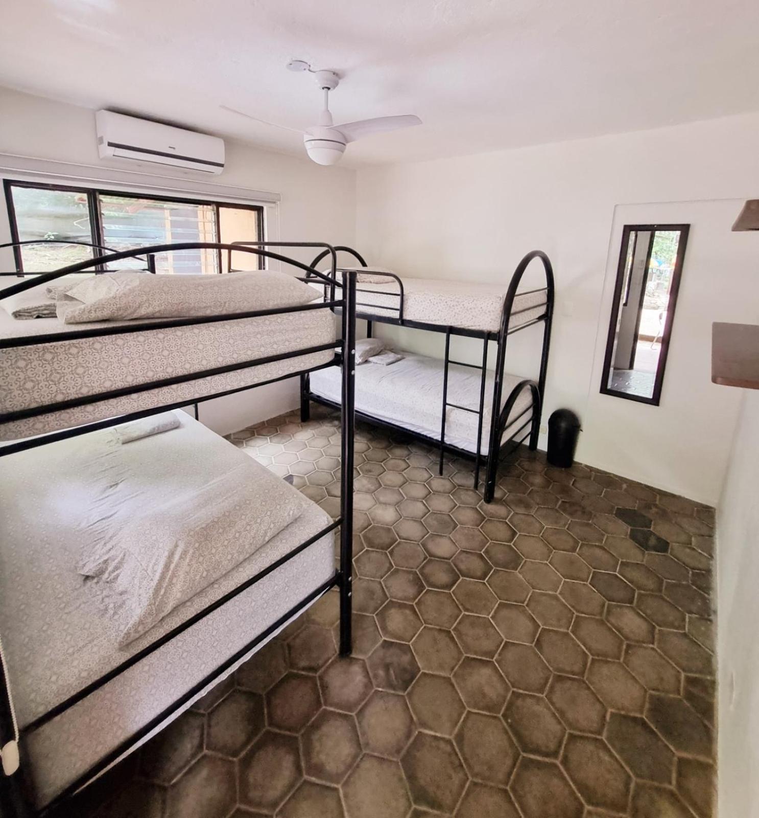 Casa Pura Vida Surf Hostel - Tamarindo Costa Rica ภายนอก รูปภาพ